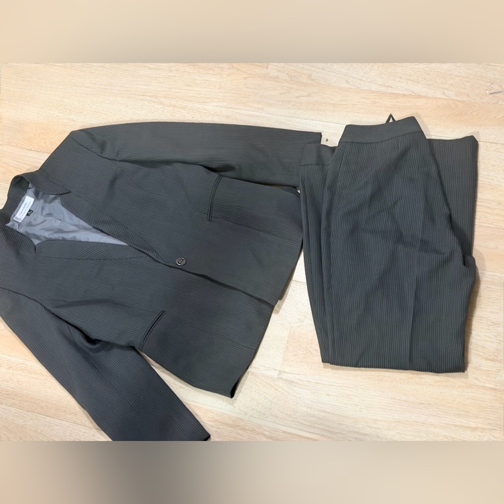 Tahari Women's Pinstripe Two-Piece Suit Jacket & Trousers - Charcoal Gray